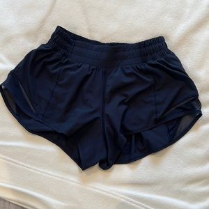 Lululemon Hotty Hot 4 “ shorts size 4 Navy